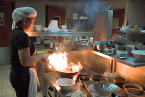 < cuisson à haute flamme>